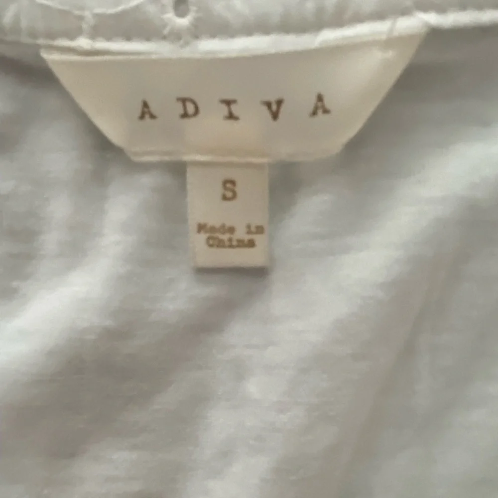 White Top - Picture 3 of 3